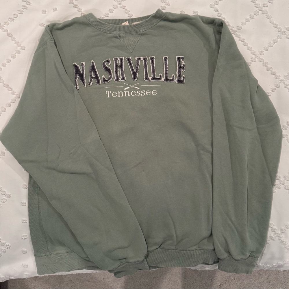 NASHVILLE Crewneck Sweater